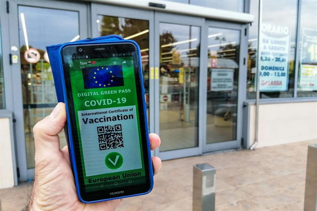 Green pass da venerdì 6 agosto: ecco come funziona