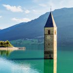 Il Campanile nel lago: Il mistero e la storia nascosta di Curon Venosta
