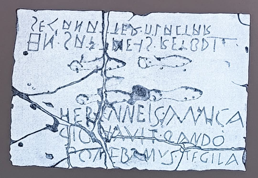 Due ragazze, una tegola e 2000 anni di storia: il tesoro di Pietrabbondante esposto a Isernia