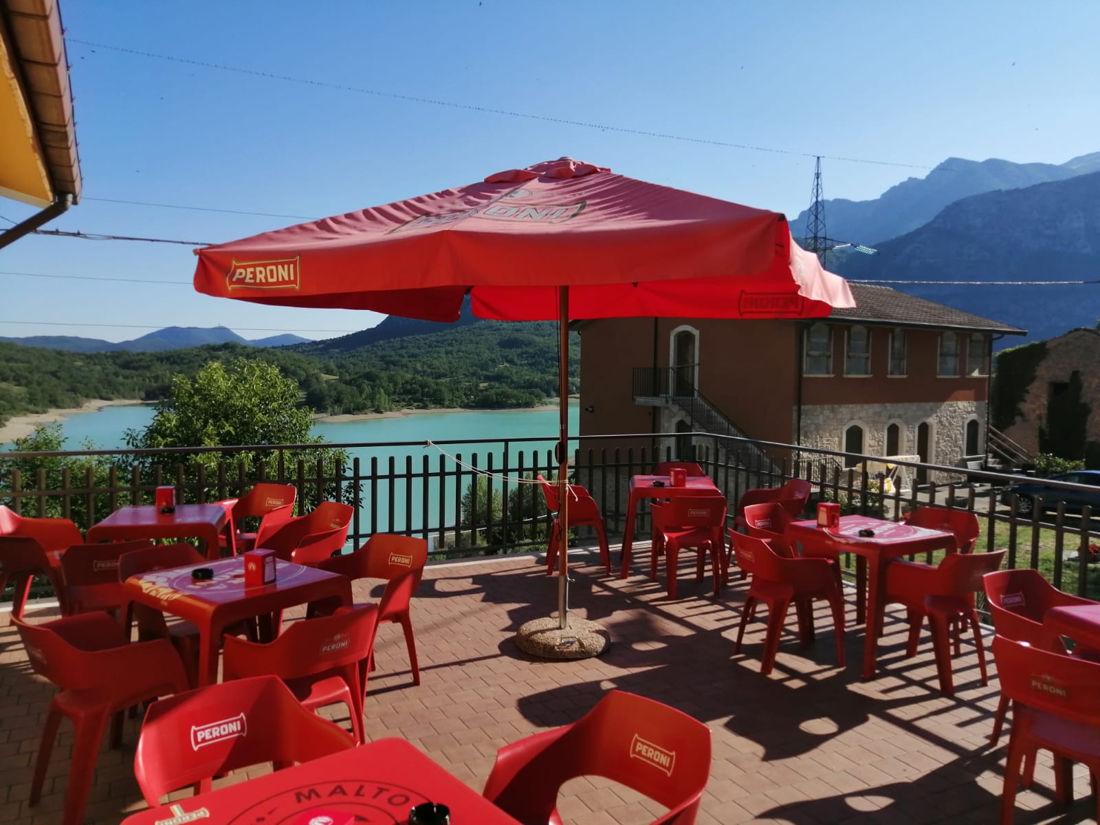 Castel San Vincenzo. Il Bar Jolly riparte e rilancia