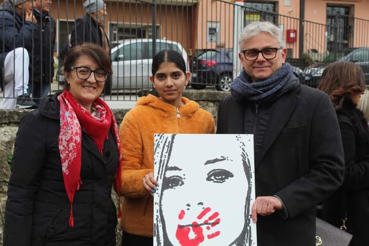 Mehak Kaur con il Sindaco Di Ianni e la Dirigente Vitale