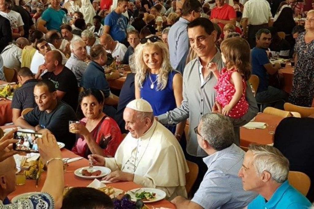 Giornata dei poveri. Il Papa: quanti poveri genera l'insensatezza della guerra!