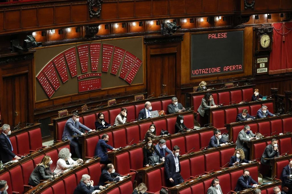 Fine vita, dalla Camera secco no allʼeutanasia