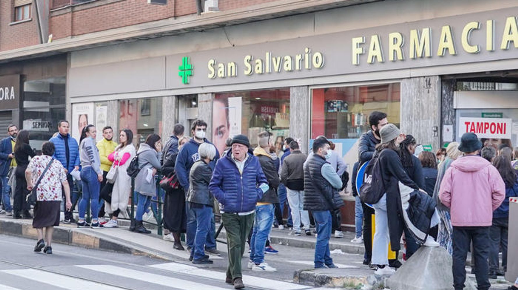 Record di nuovi contagi (78.313) e di tamponi (un milione). 202 le vittime. Anche in Molise i numeri preoccupano