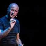 Domenico Iannacone al Teatro Savoia per “Che ci faccio io qui – in scena”