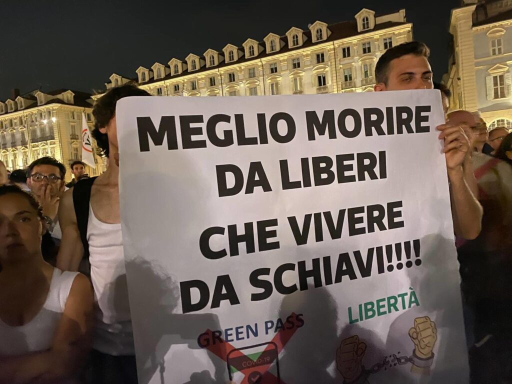 Green pass, sabato di proteste in tutta Italia contro l’obbligo: «Basta schiavitù, il Covid è una truffa»