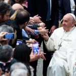 l Papa al mondo Rai (e a tutti): non inseguite gli ascolti a scapito dei contenuti