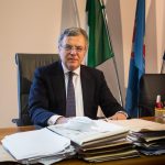 Aumentano i contagi, ma anche i problemi di interi settori produttivi