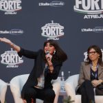 Quando le istituzioni svestono il ruolo educativo e indossano l’abito dozzinale della propaganda