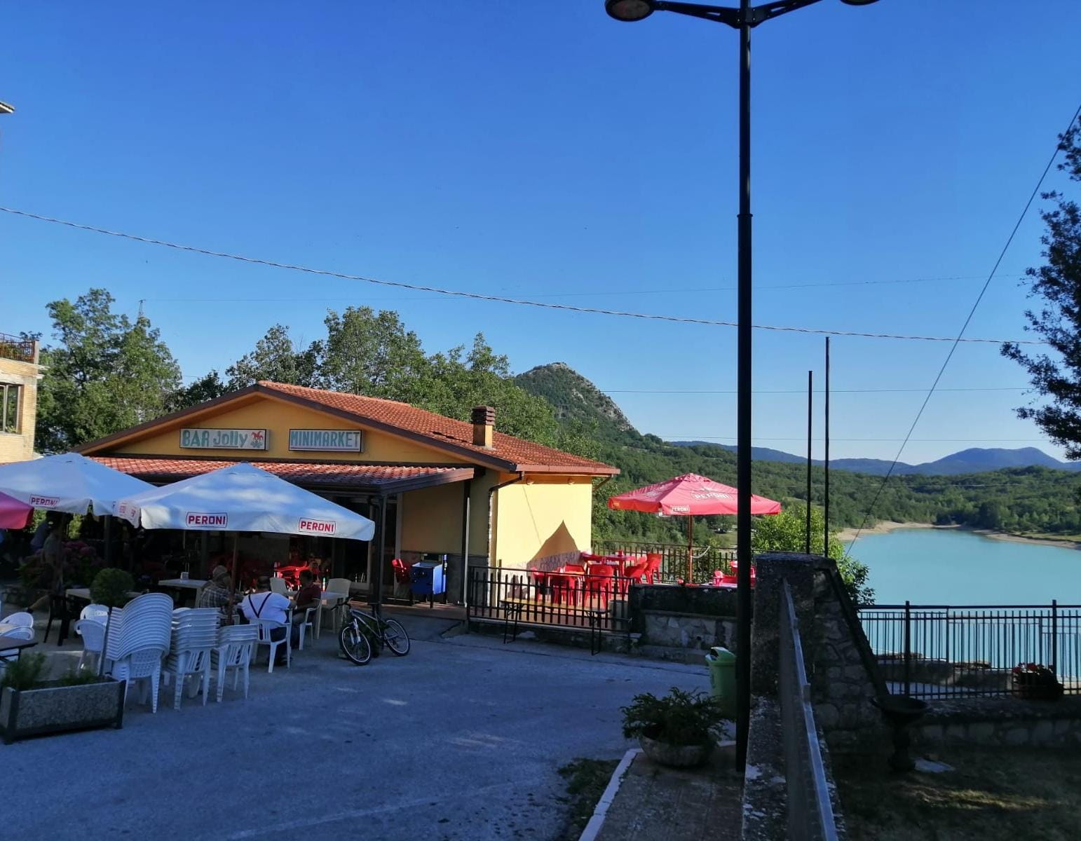 Castel San Vincenzo. Il Bar Jolly riparte e rilancia
