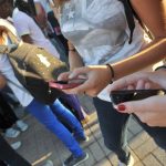 Scuola: ‘Tre studenti su 4 sono contro il divieto dei cellulari in aula’
