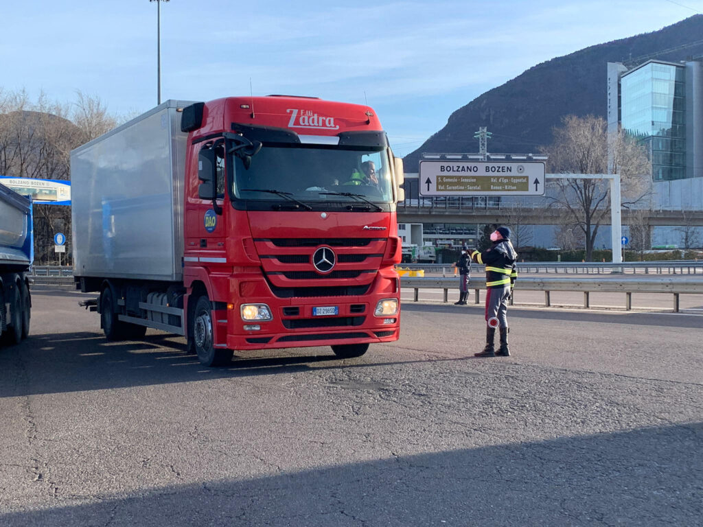 «Cerco autisti, offro 3mila euro al mese ma non li trovo»: l’appello dell’imprenditore dei trasporti