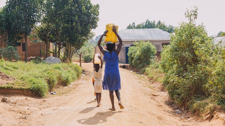 La difficoltà di reperire acqua potabile in Africa
