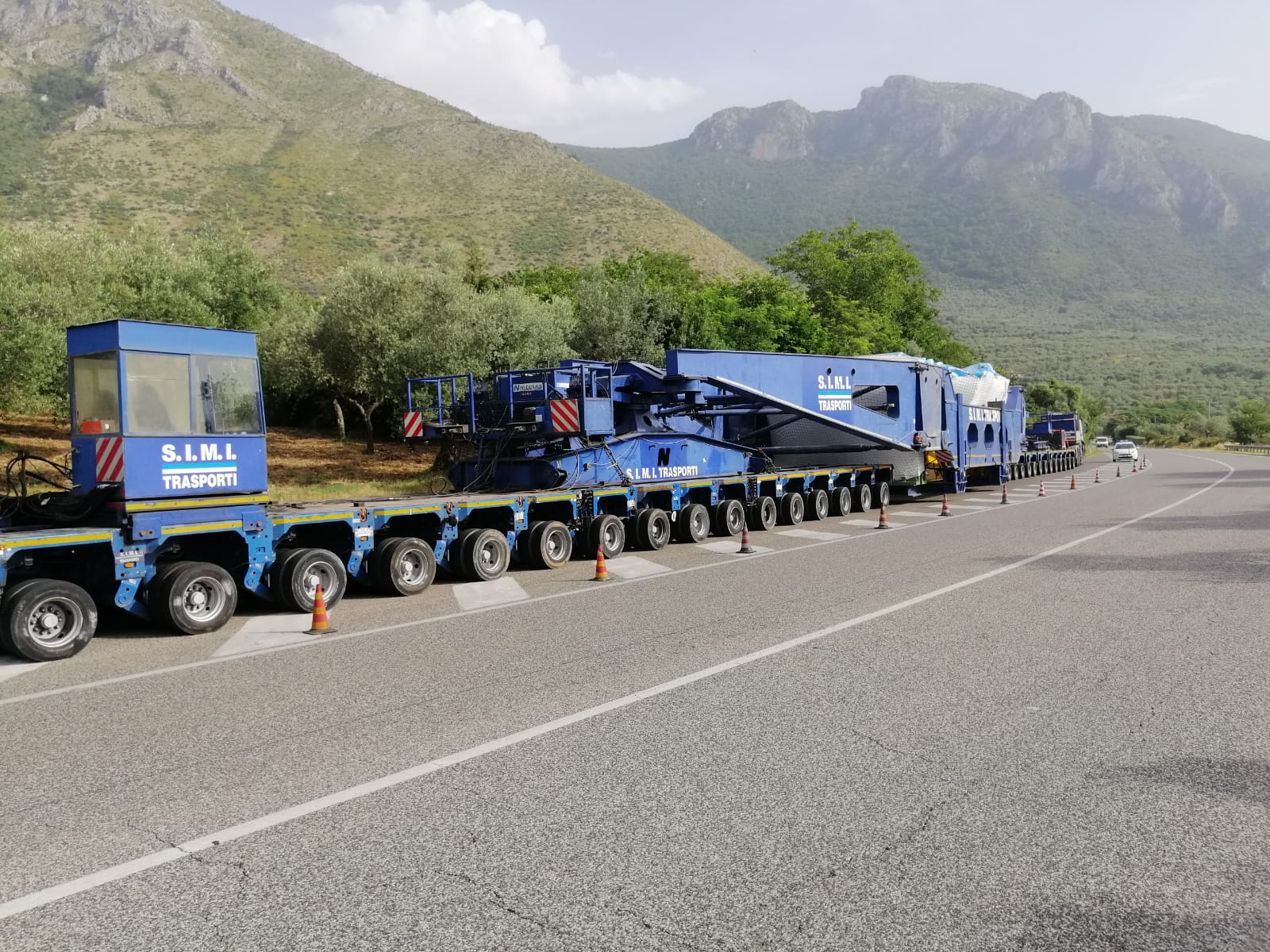 Il convoglio fermo alla porte di Venafro