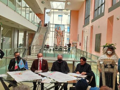 Turismo: dopo 17 anni torna rassegna 'I padri del folklore'