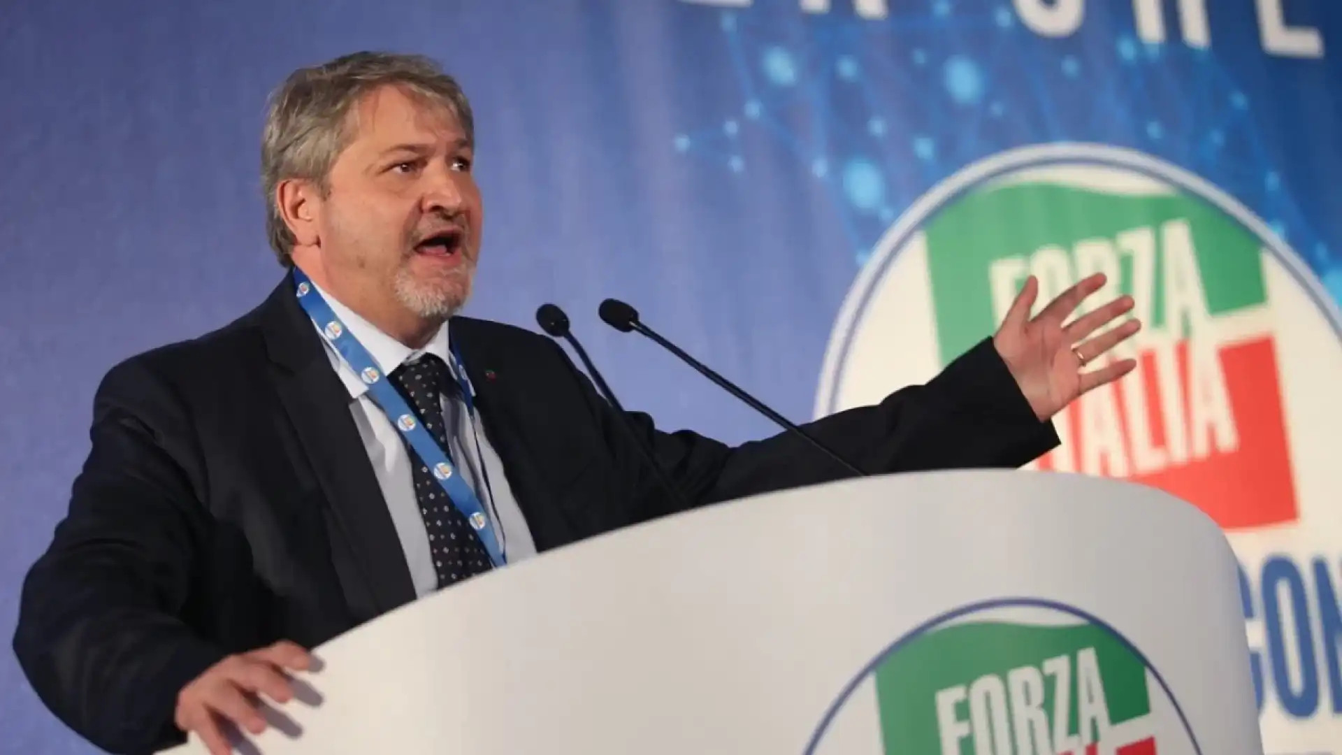 Il presidente del Molise: sono indagato per corruzione