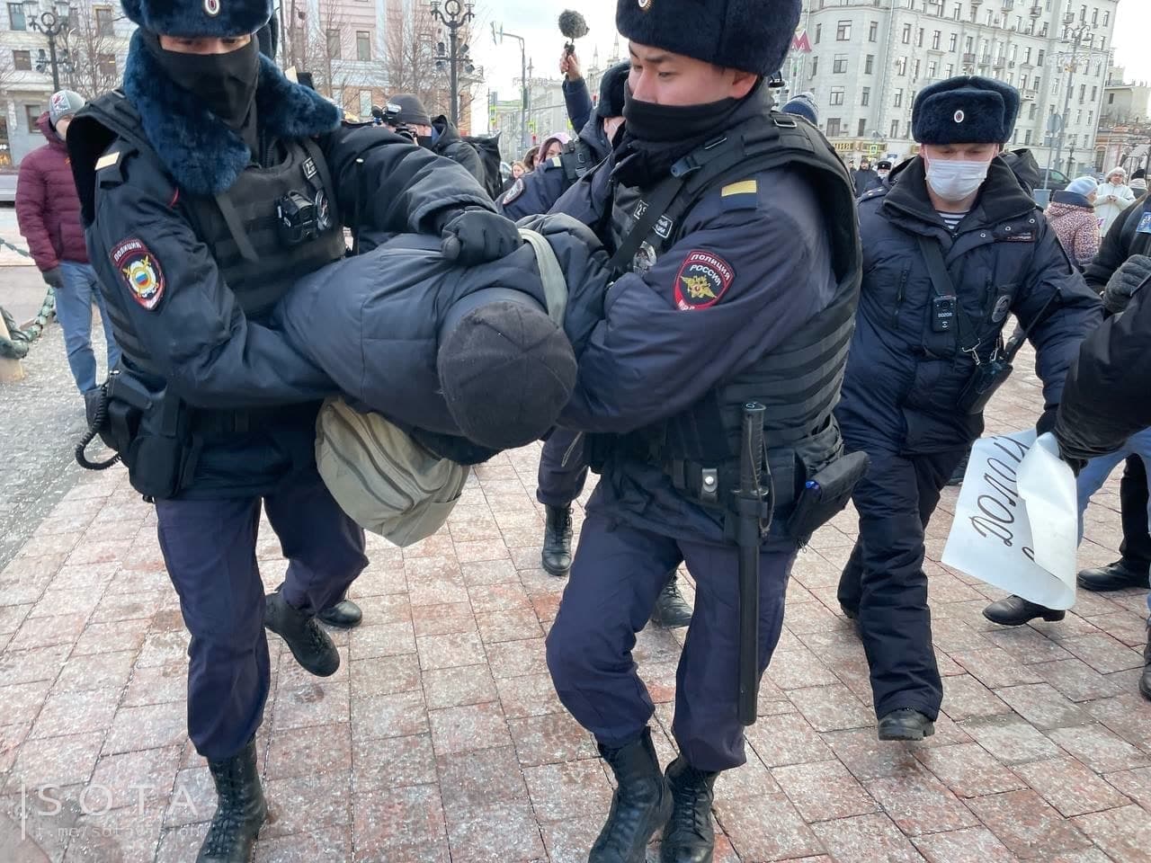 L'altra Russia. Arresti e bavaglio ai media