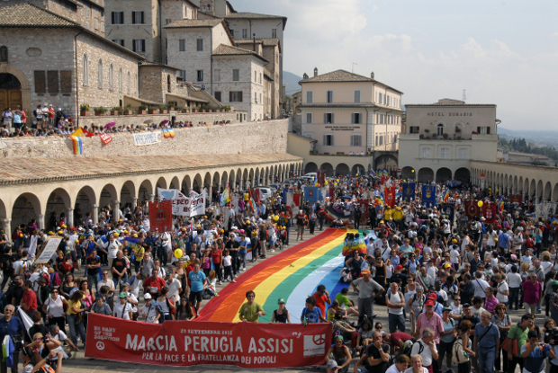 Perugia-Assisi: un popolo che grida 'pace'