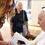 La Chiesa di Gesù, quella vera. “Gli ho baciato la mano e lui ha baciato la mia”