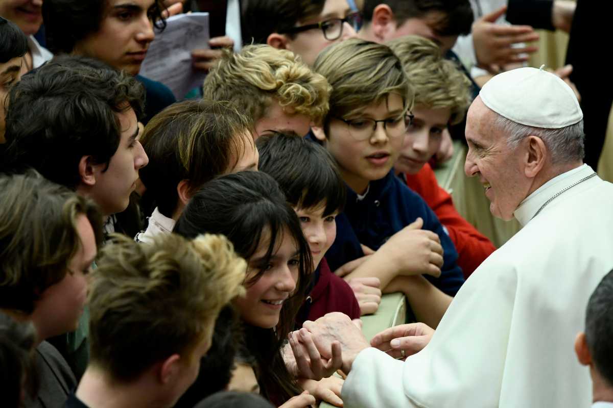 Cinquantamila adolescenti a pasquetta con il Papa