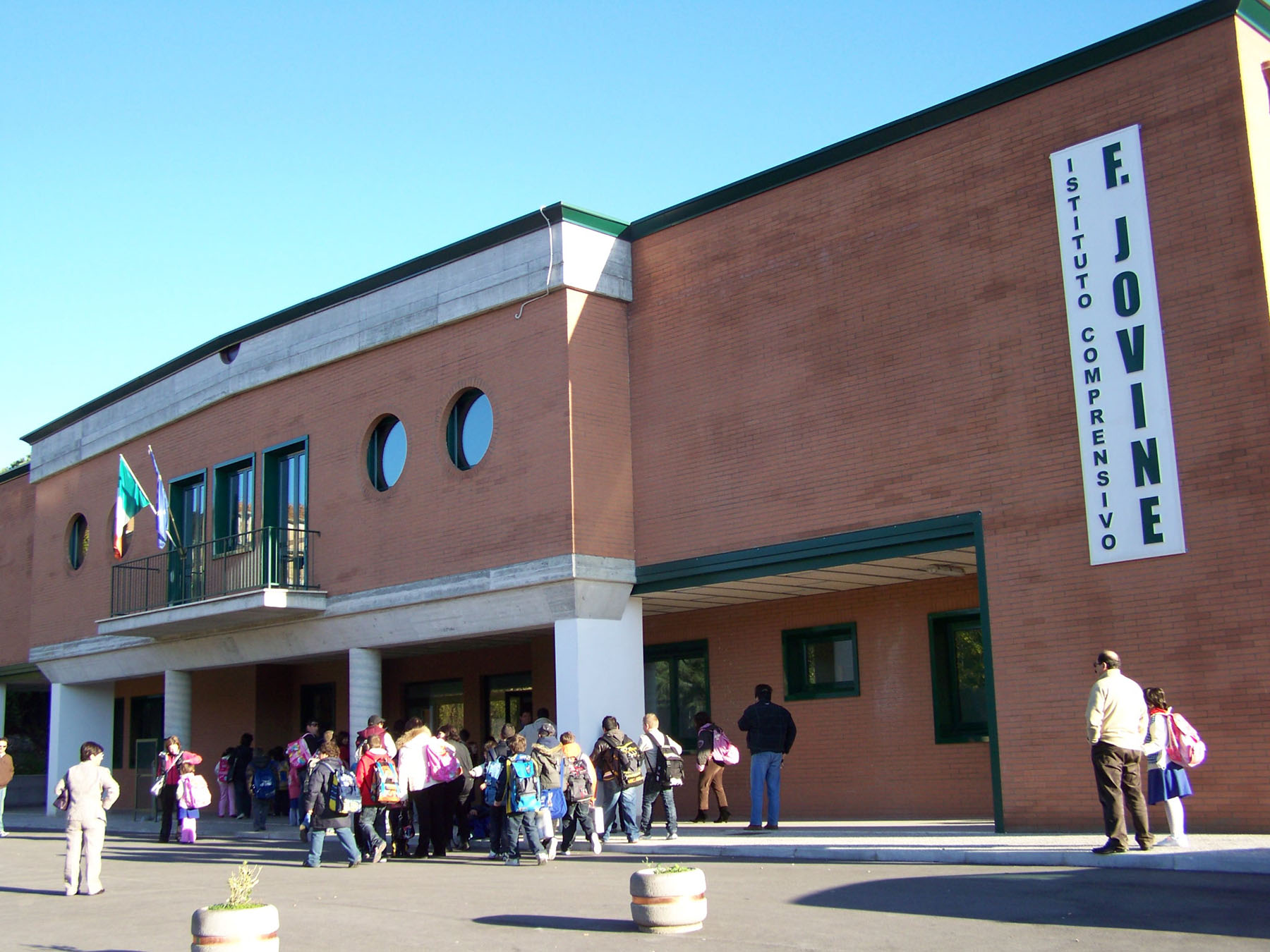 Scuola Jovine di Campobasso: l'USR sopprime la Direzione generale dei servizi