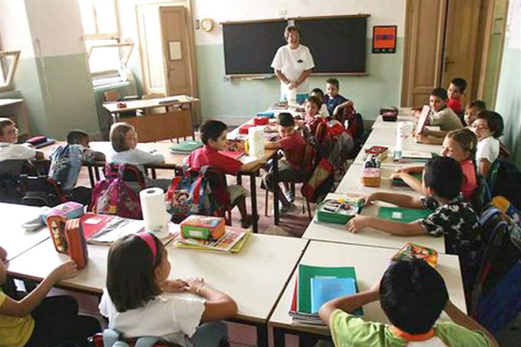 La punizione per l'Ave Maria in classe: 20 giorni di sospensione alla maestra