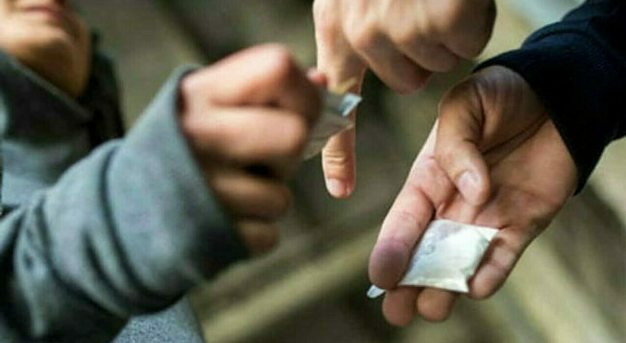 Droga, mai così facile procurarsela. «Bisogna rimettere al centro i servizi»