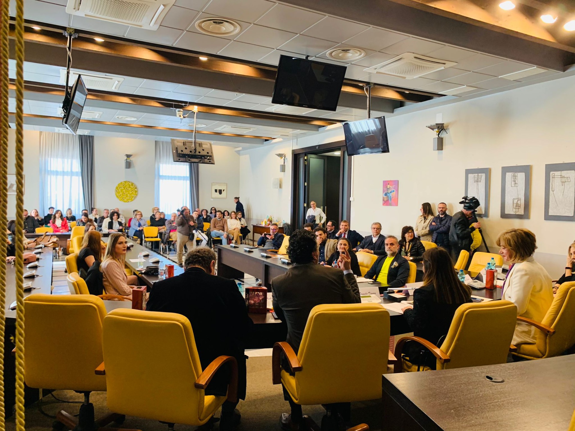 Diritti Lgbtq, l’appello di Patrizia Manzo (M5S) alle Istituzioni e agli organismi di parità per l’adesione alla rete Ready
