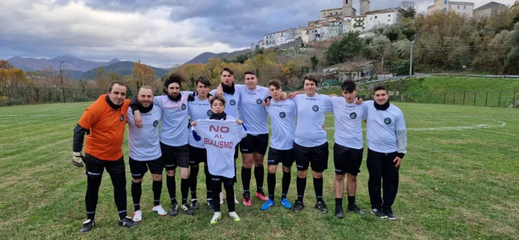 Ragazzi, associatevi!