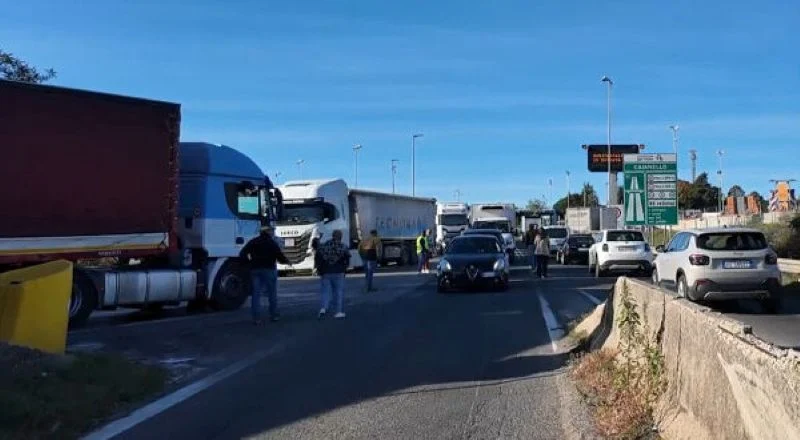 Blocco al Casello di Caianello
