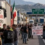 Il Paese che protesta, tra trattori e vetrine infrante